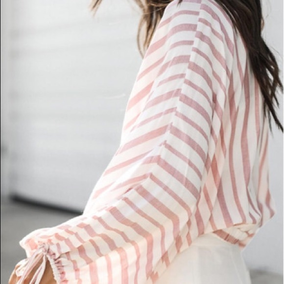 Women’s top - Picture 3 of 3